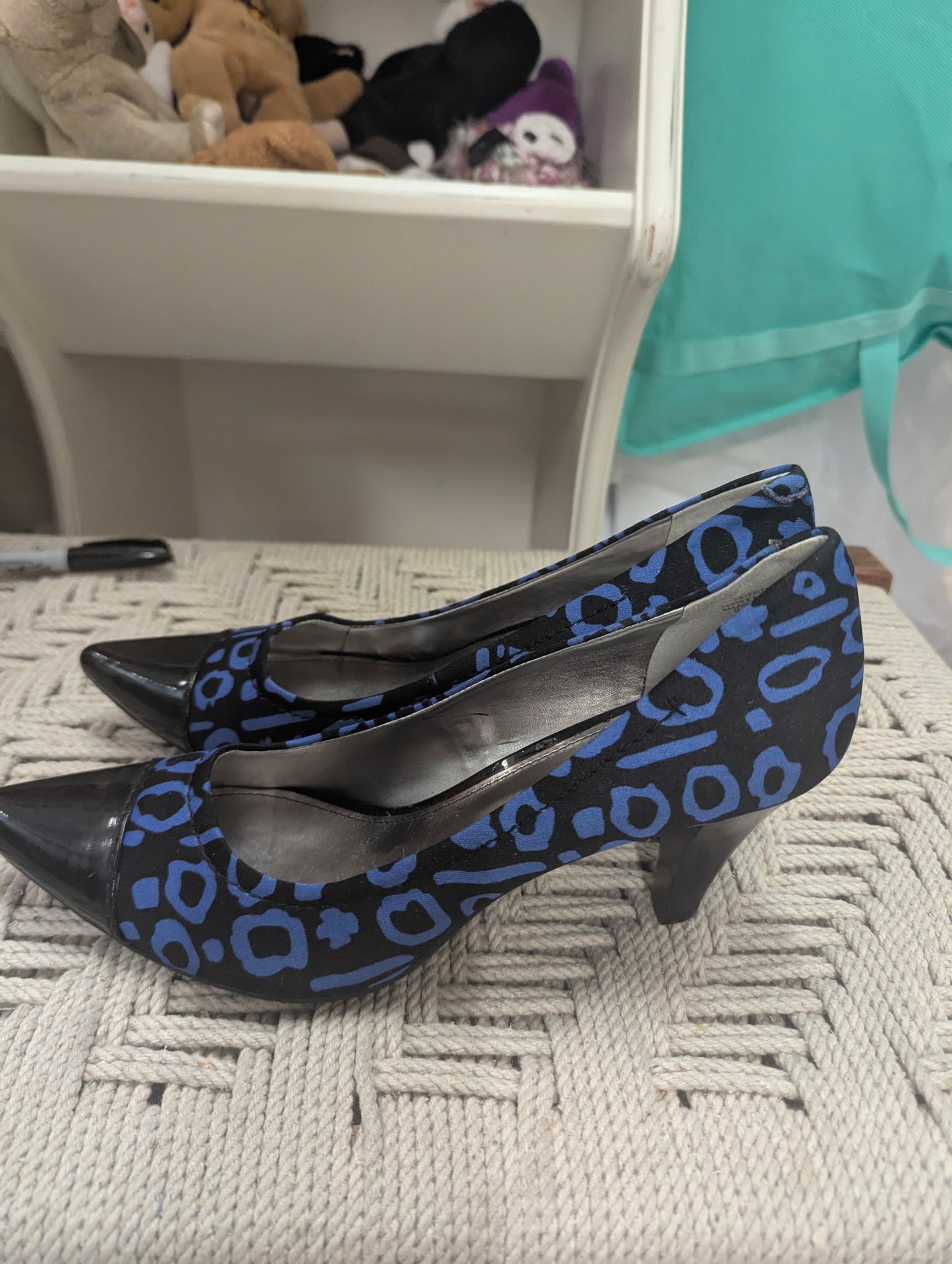 Ann Klein iFlex Blue and Black Heels in 9