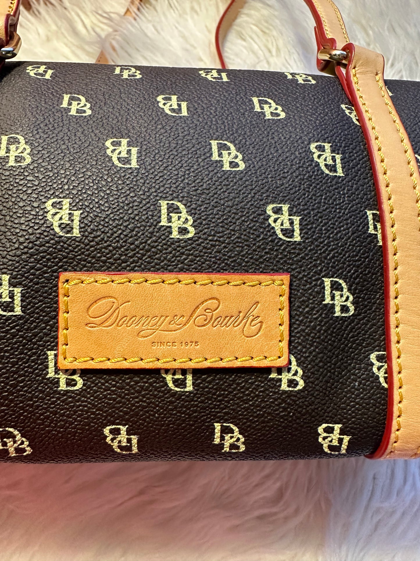 Dooney & Bourke Brown & Tan Logo Barrel Bag East West Baguette Shoulder Purse