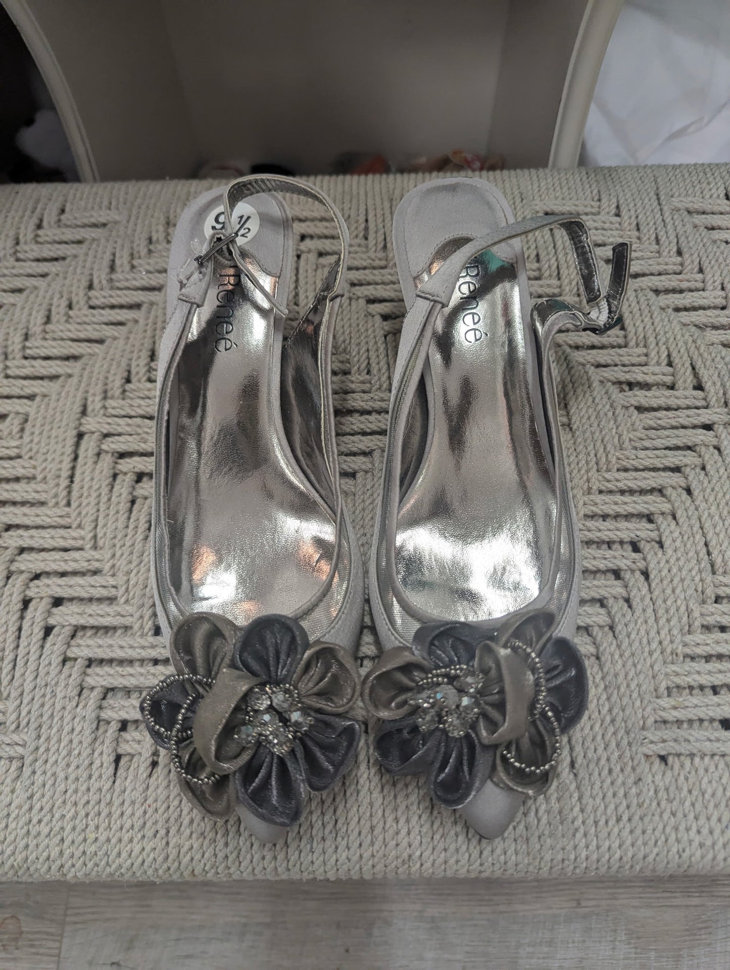 J. Renee Grey Floral Slingback Heels in 9.5