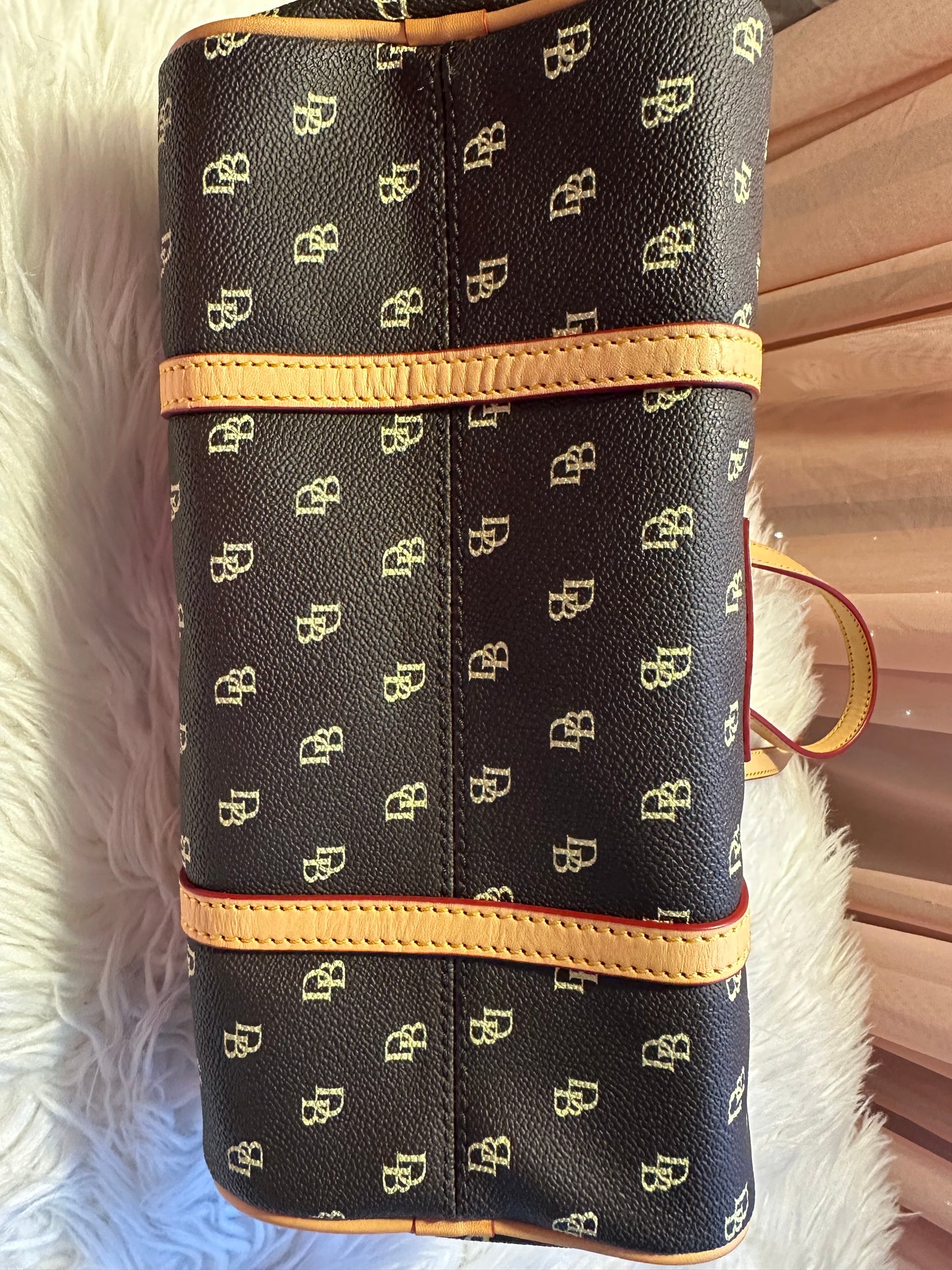 Dooney & Bourke Brown & Tan Logo Barrel Bag East West Baguette Shoulder Purse
