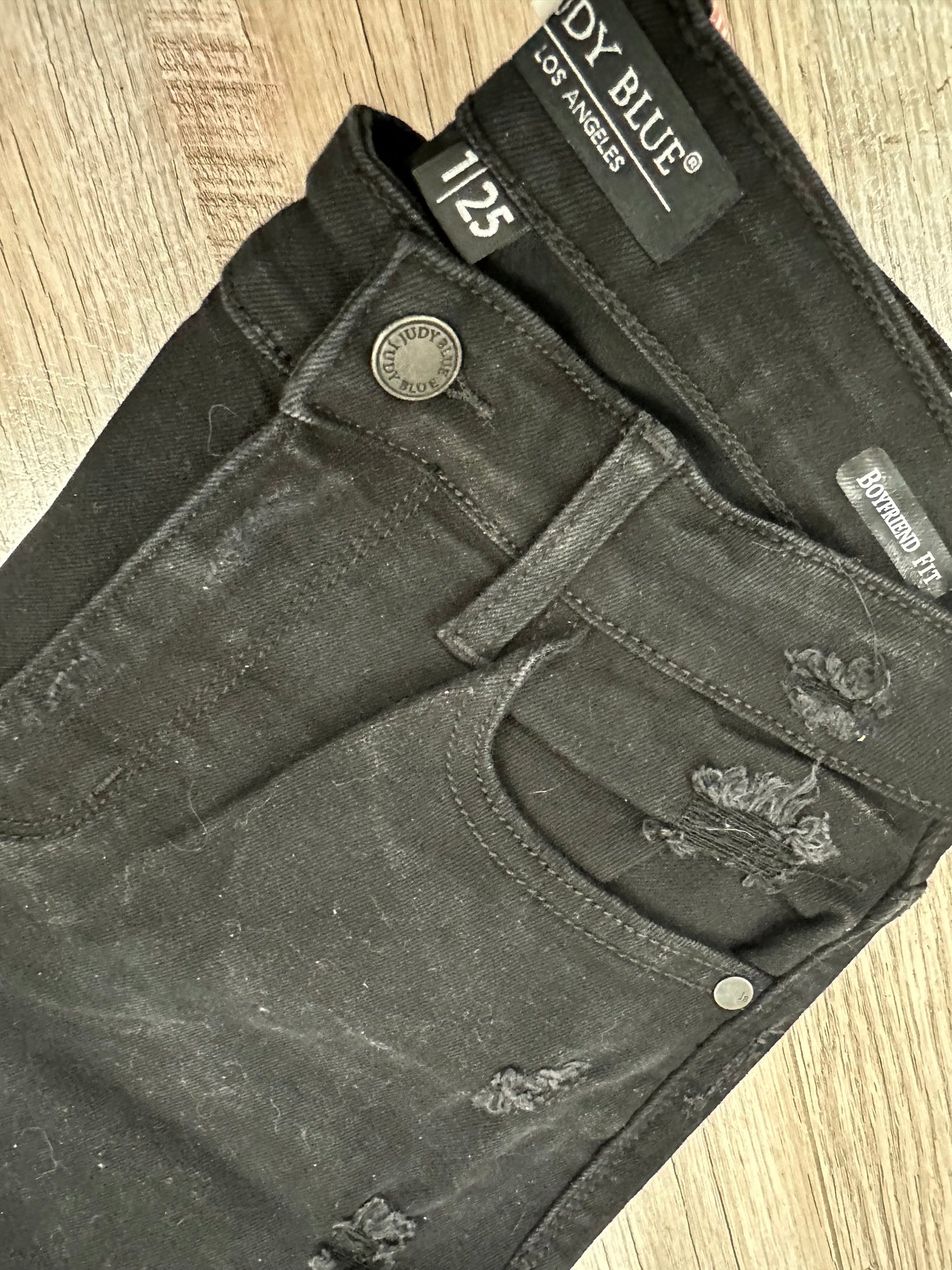 NWT Judy Blue Size 1 (25) Black Distressed Denim Jeans Boyfriend Fit