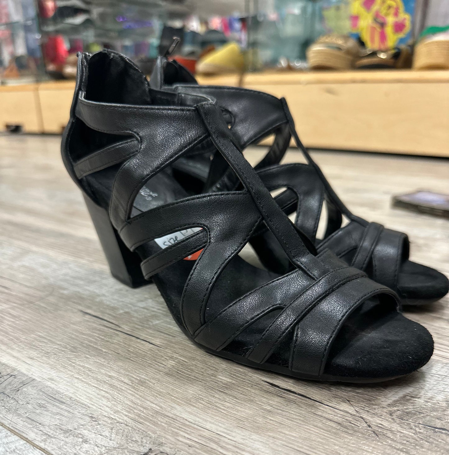 EASY STREET Womens Black Gore Amaze Open Toe Block Heel Sandals Shoes Size 7.5