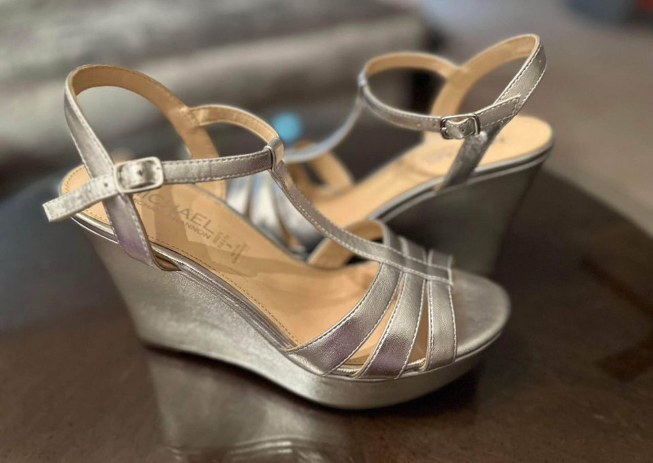 Michael Shannon Metallic Silver Platform Wedge Sandals. T Strap.  size 9.  Like New!