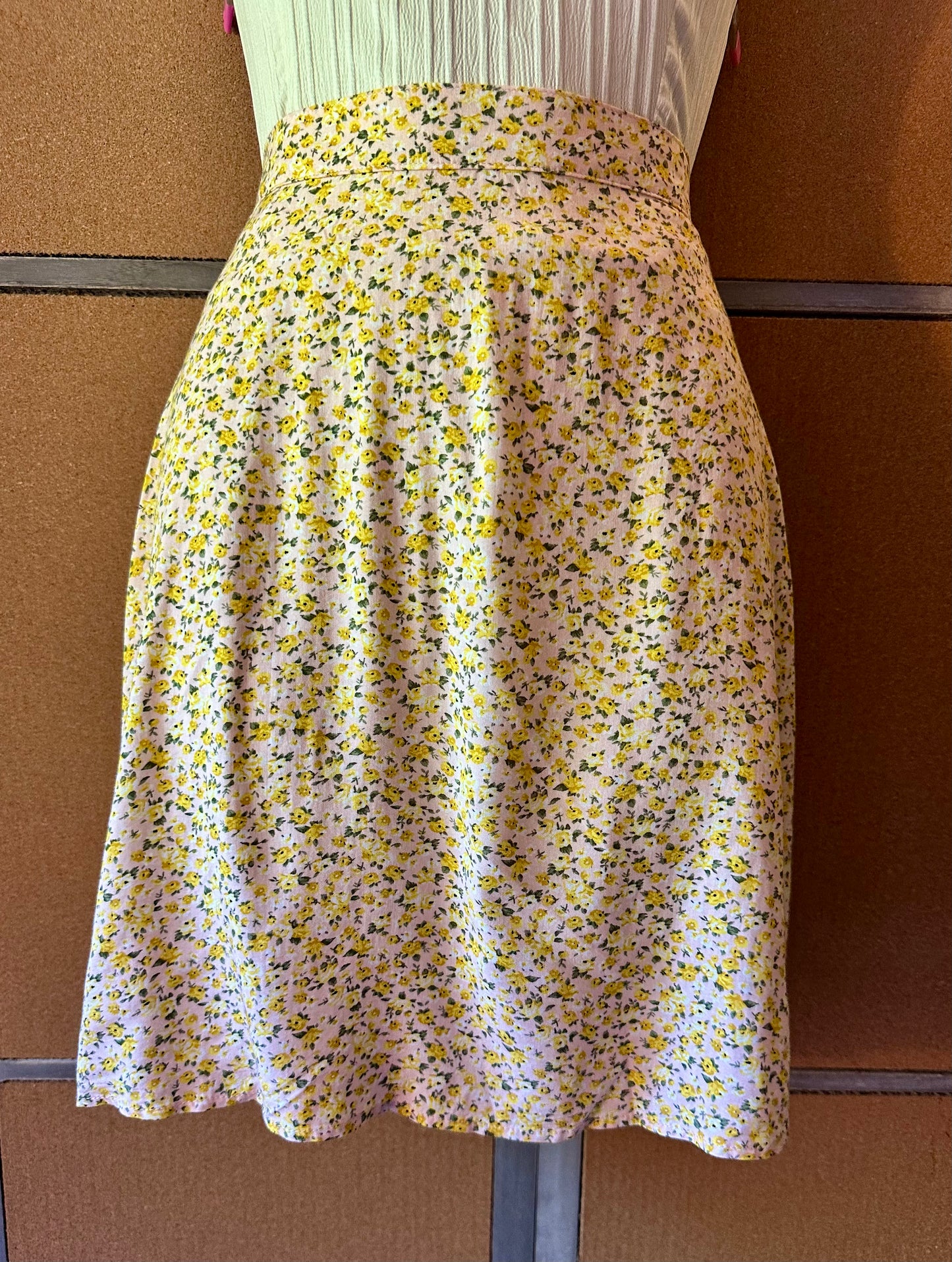 Old Navy Floral A-Line Skirt XS – Pink Yellow Rayon Viscose Pull-On Waist