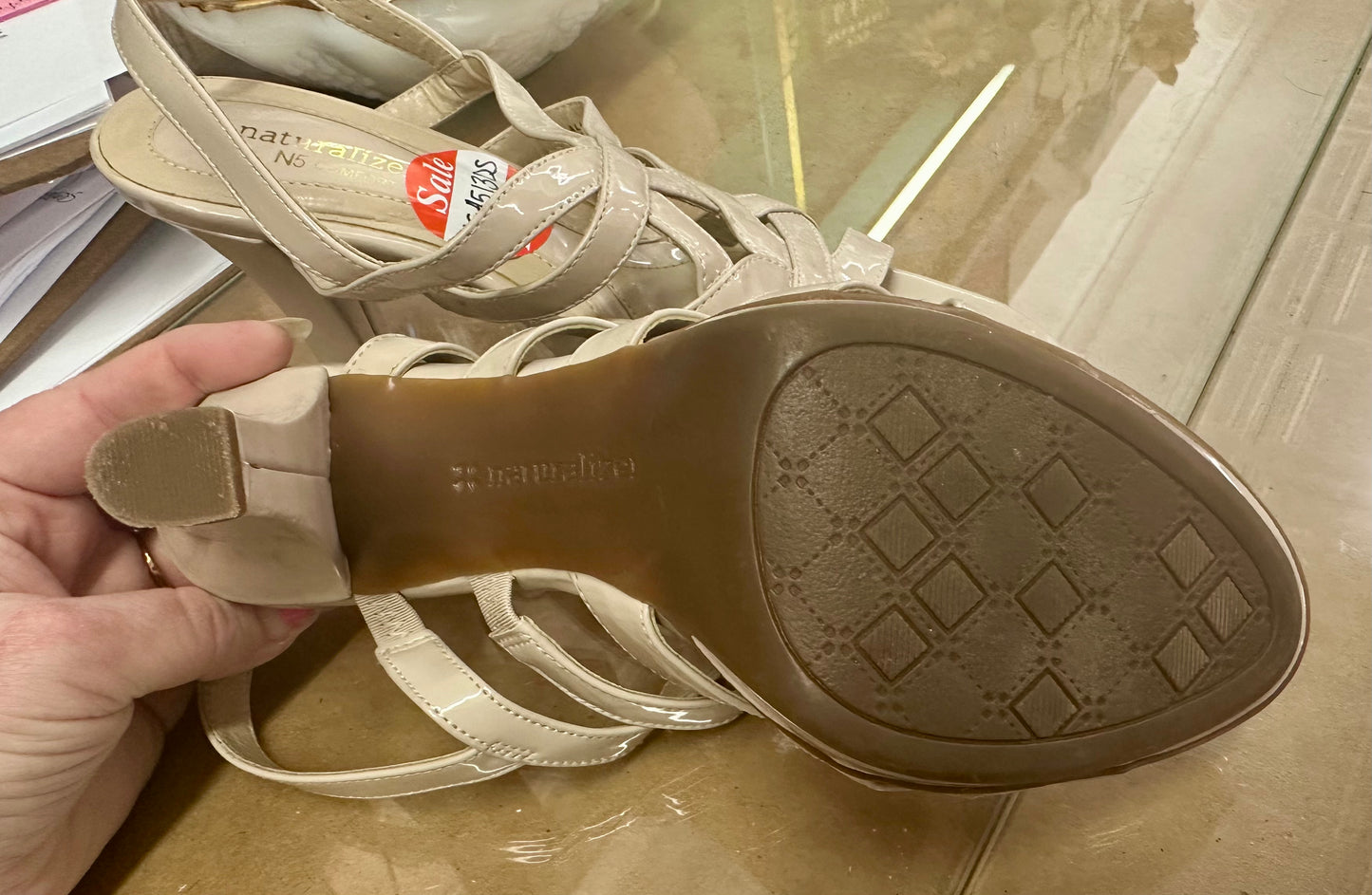 NATURALIZER N5 Comfort Delma Cream Tan Leather Strappy Dress Sandal Size 7.5