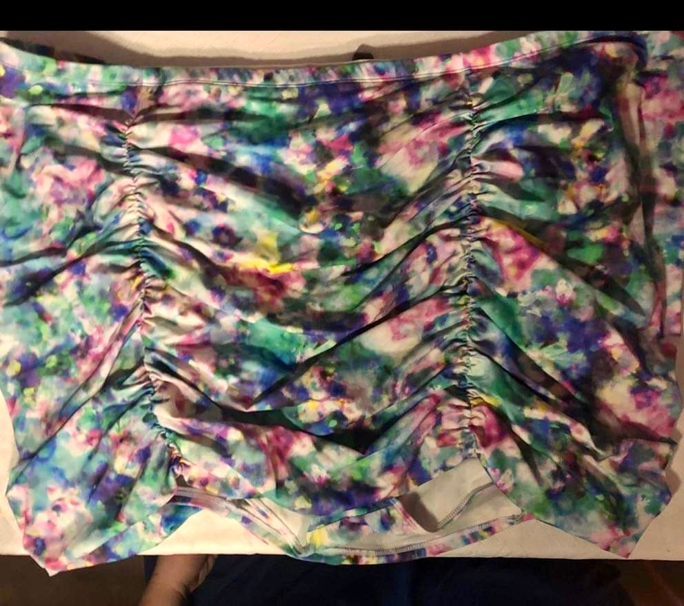 Torrid Watercolor One Piece Ruffled Swim Suit & Matching Ruched Skirt. Size 6