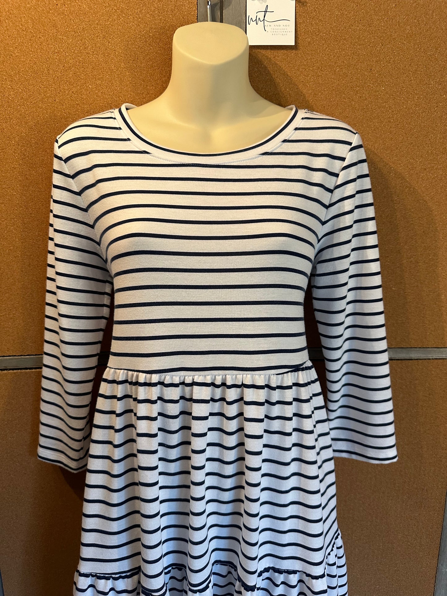 Belk Crown & Ivy Navy Blue White Striped 3/4 Sleeve Tiered Dress Size Small