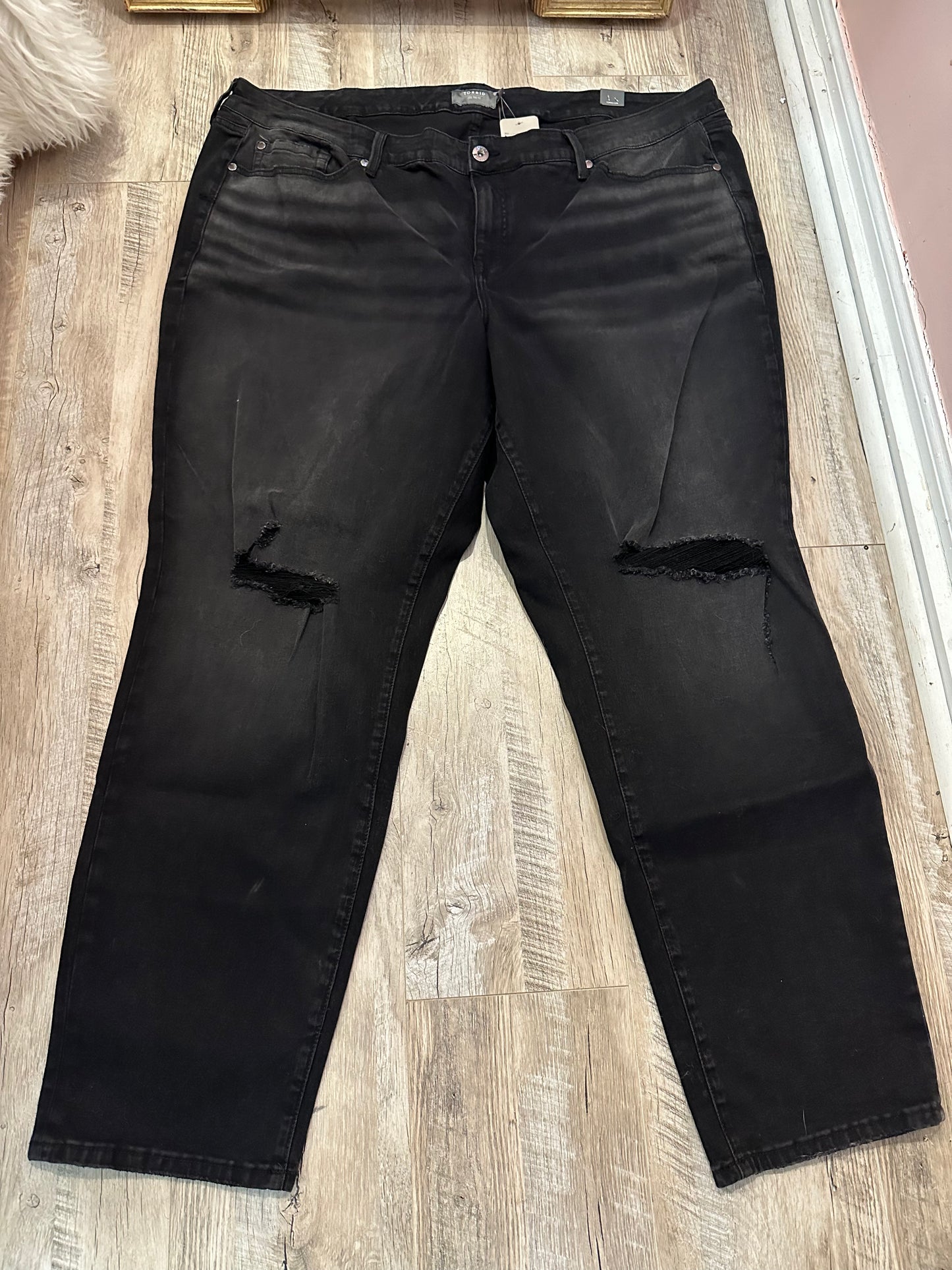 NWT TORRID Denim Ripped Distressed Stretch Skinny Jean Black Plus SZ 26T