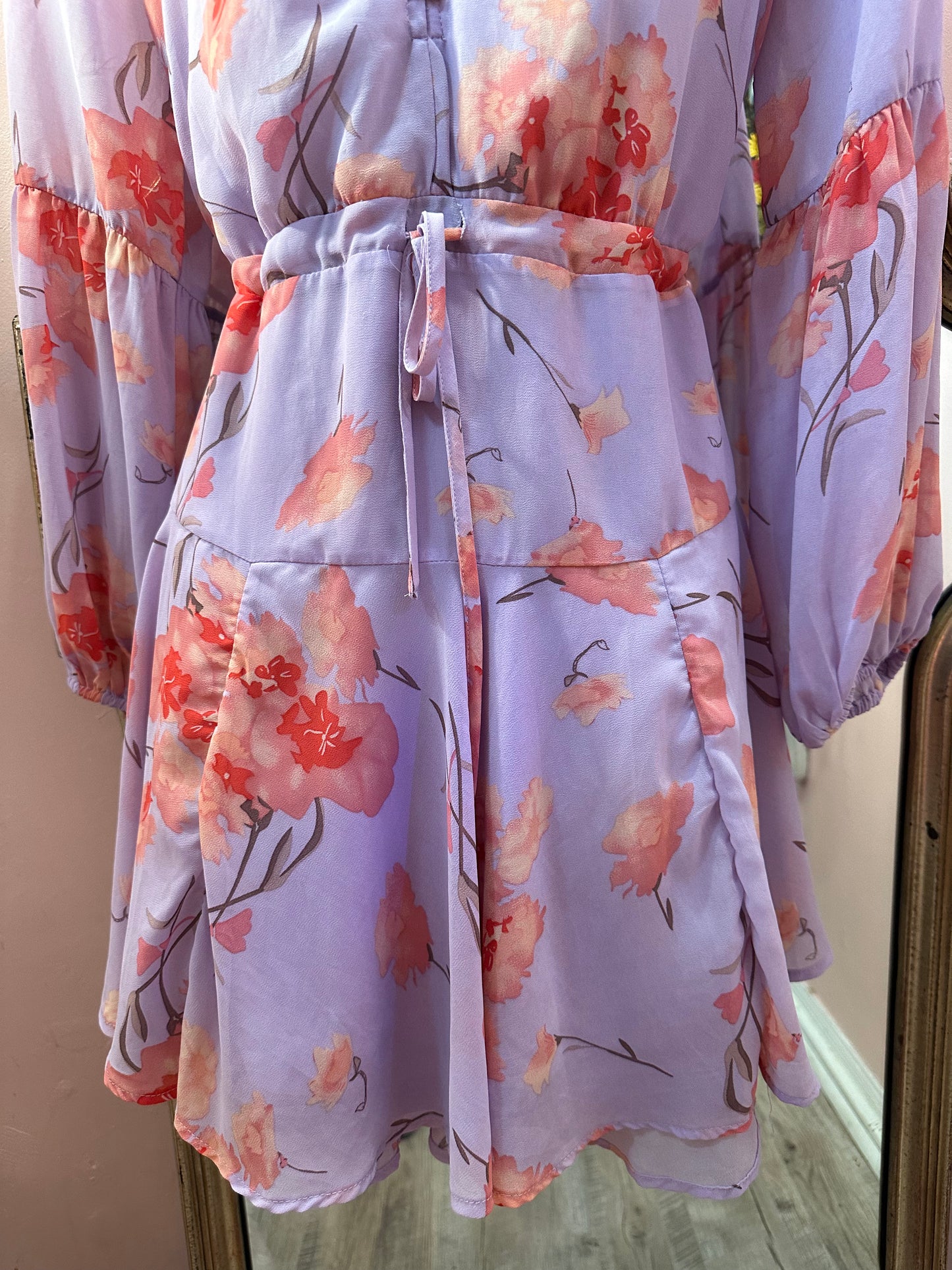 LuLu’s Entro Women Long Balloon Sleeve Lavender Floral  V-neck Dress Size Medium