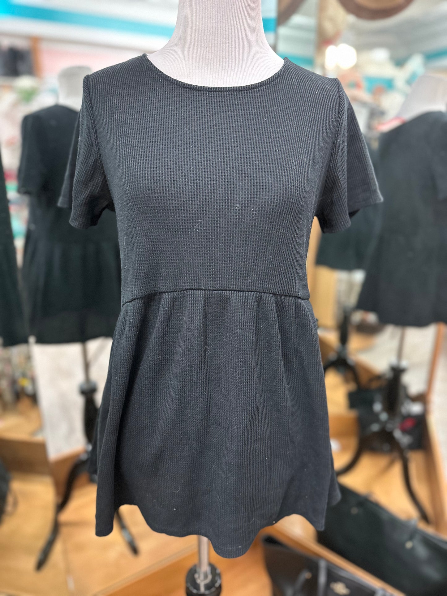 Isabel Black Maternity Short Sleeve in XS