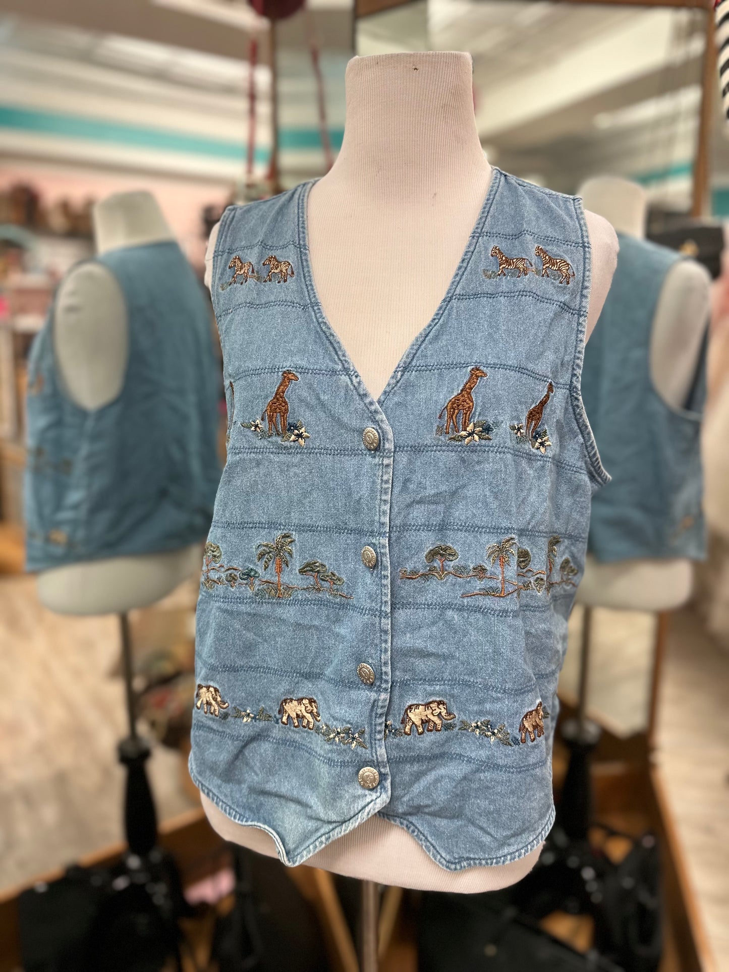 Victoria Jones Petite Zoo Themed Vest in L