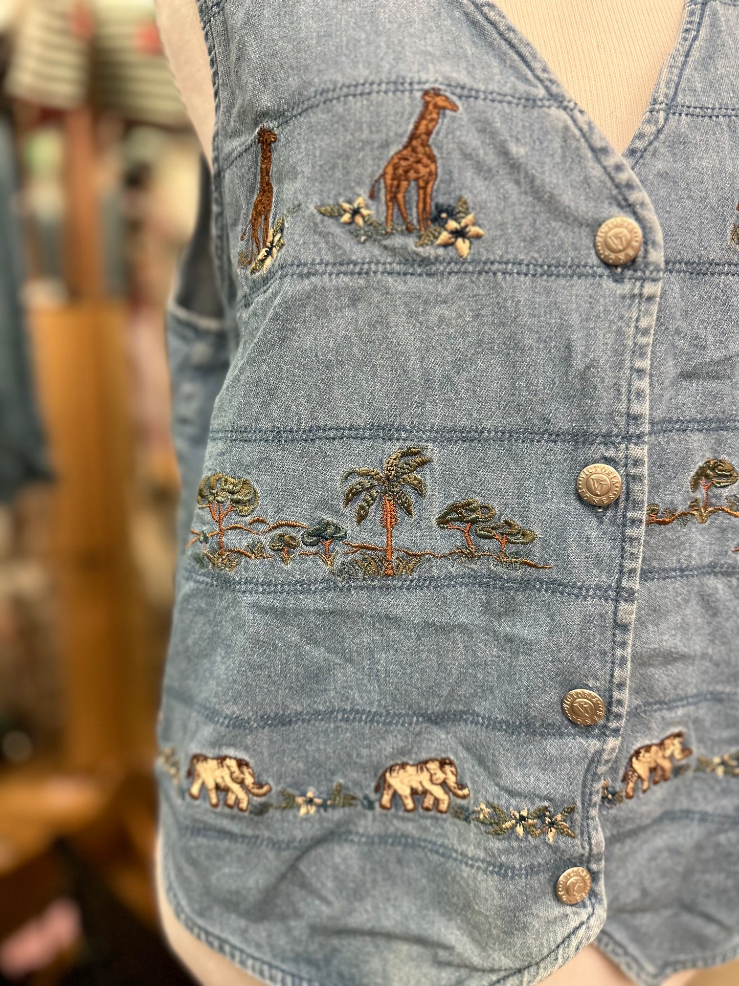 Victoria Jones Petite Zoo Themed Vest in L