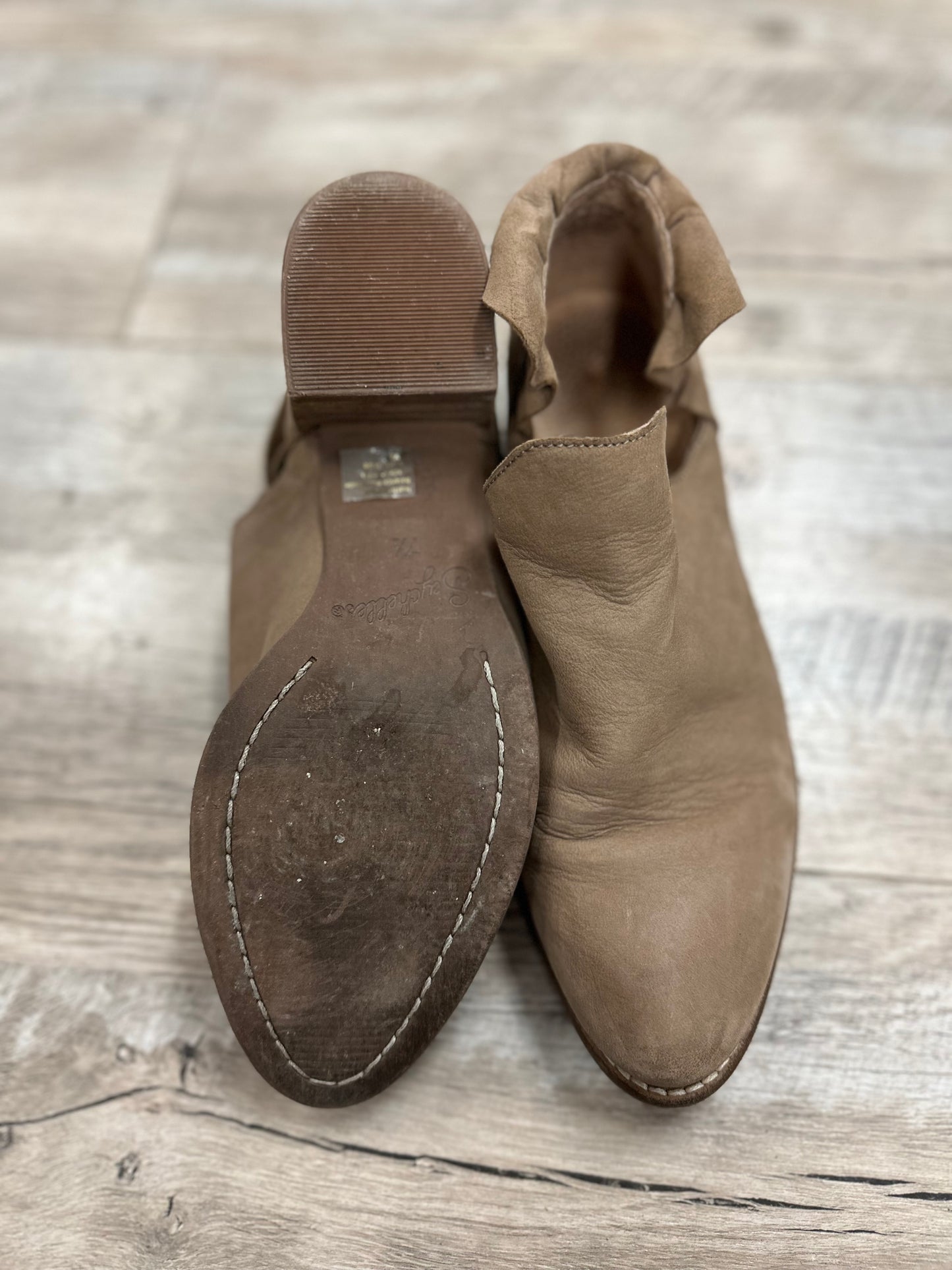 Seychelles Ruffled Ankle Booties in 7.5