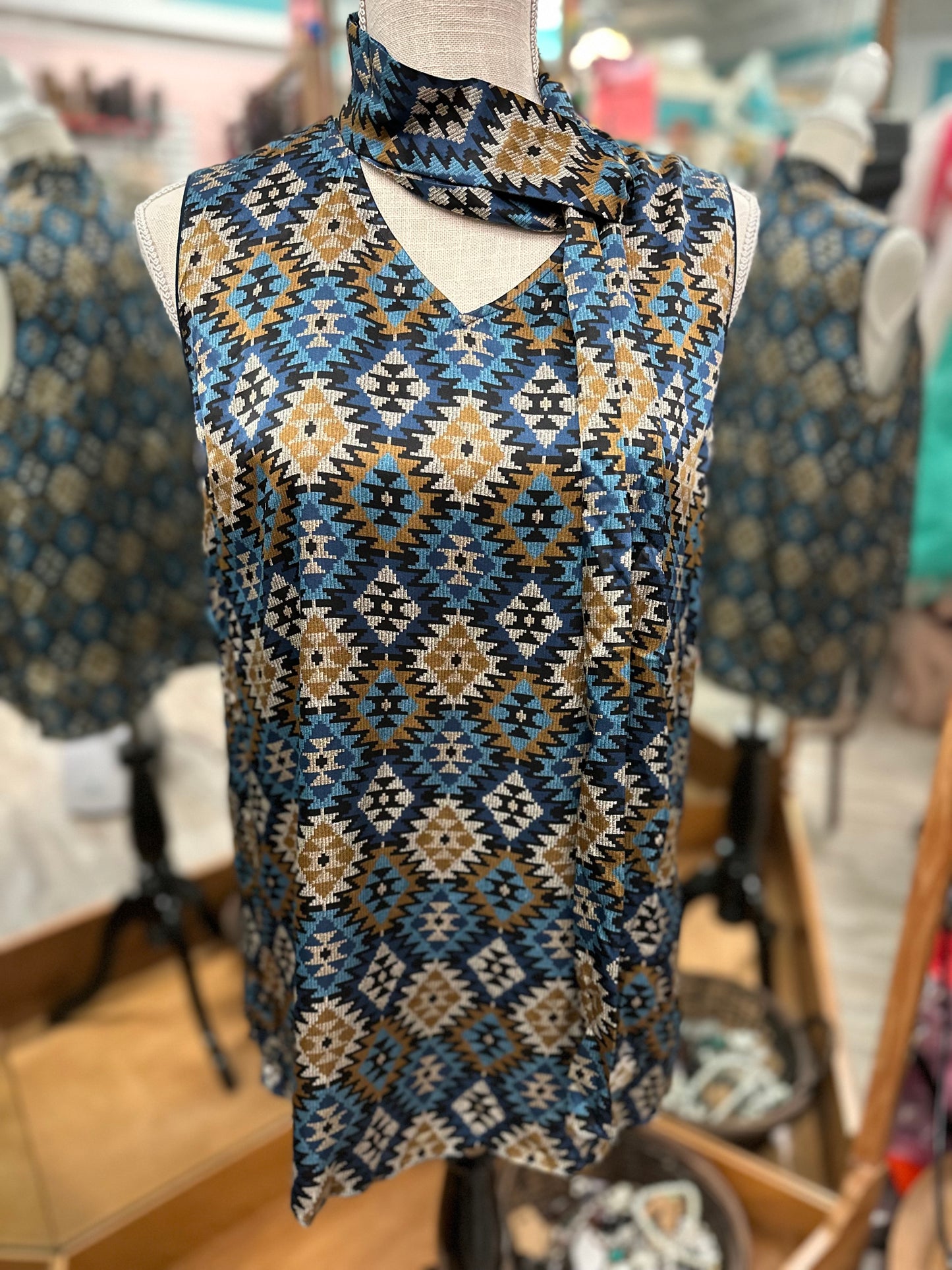 Lafayette 148 Blue Aztec Print Silk Tank Top in M