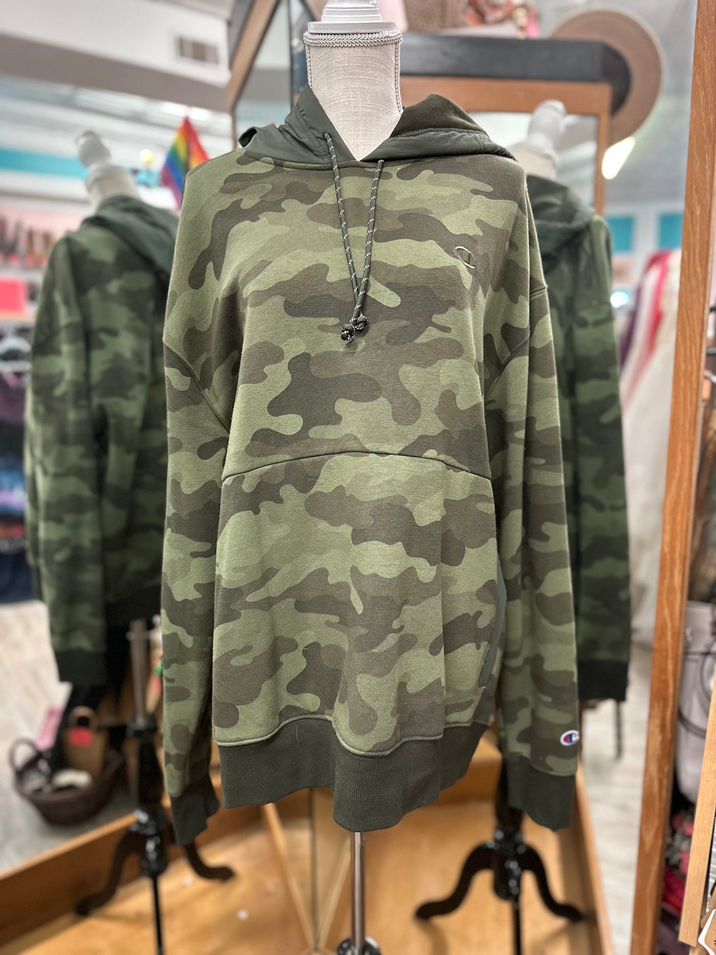 Champion Green Camo Hoodie in XL