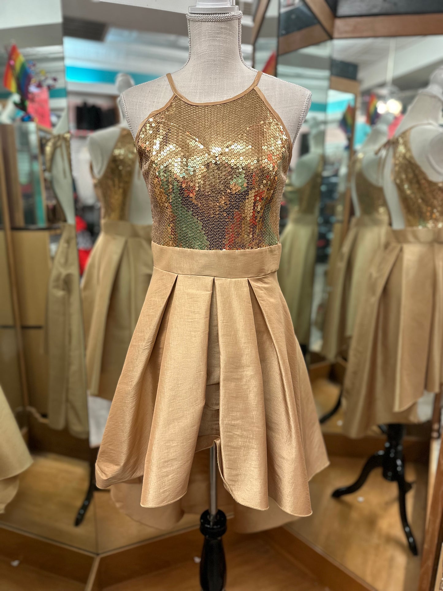 Carolina Gold Sequin Short Formal Dress in M