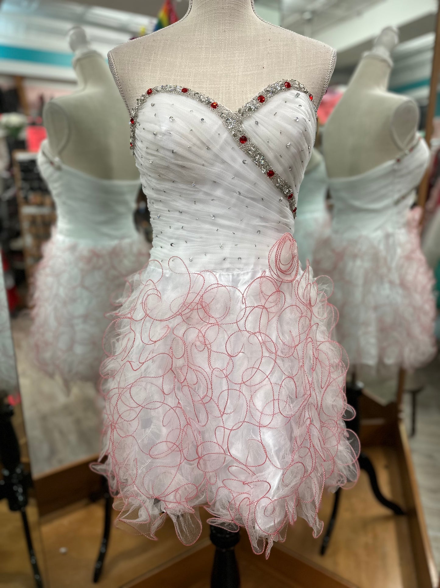 Nebulon White and Red Short Formal Dress in S