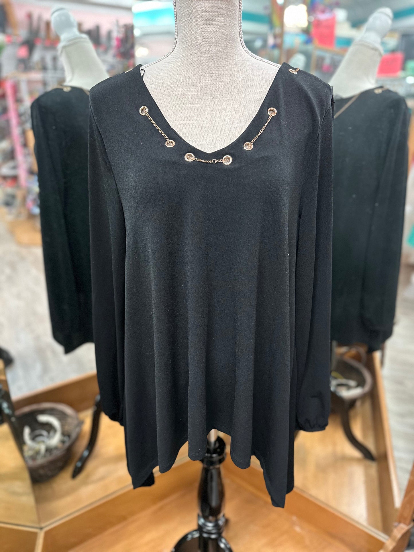 New Directions Black Long Sleeve with Chain in M