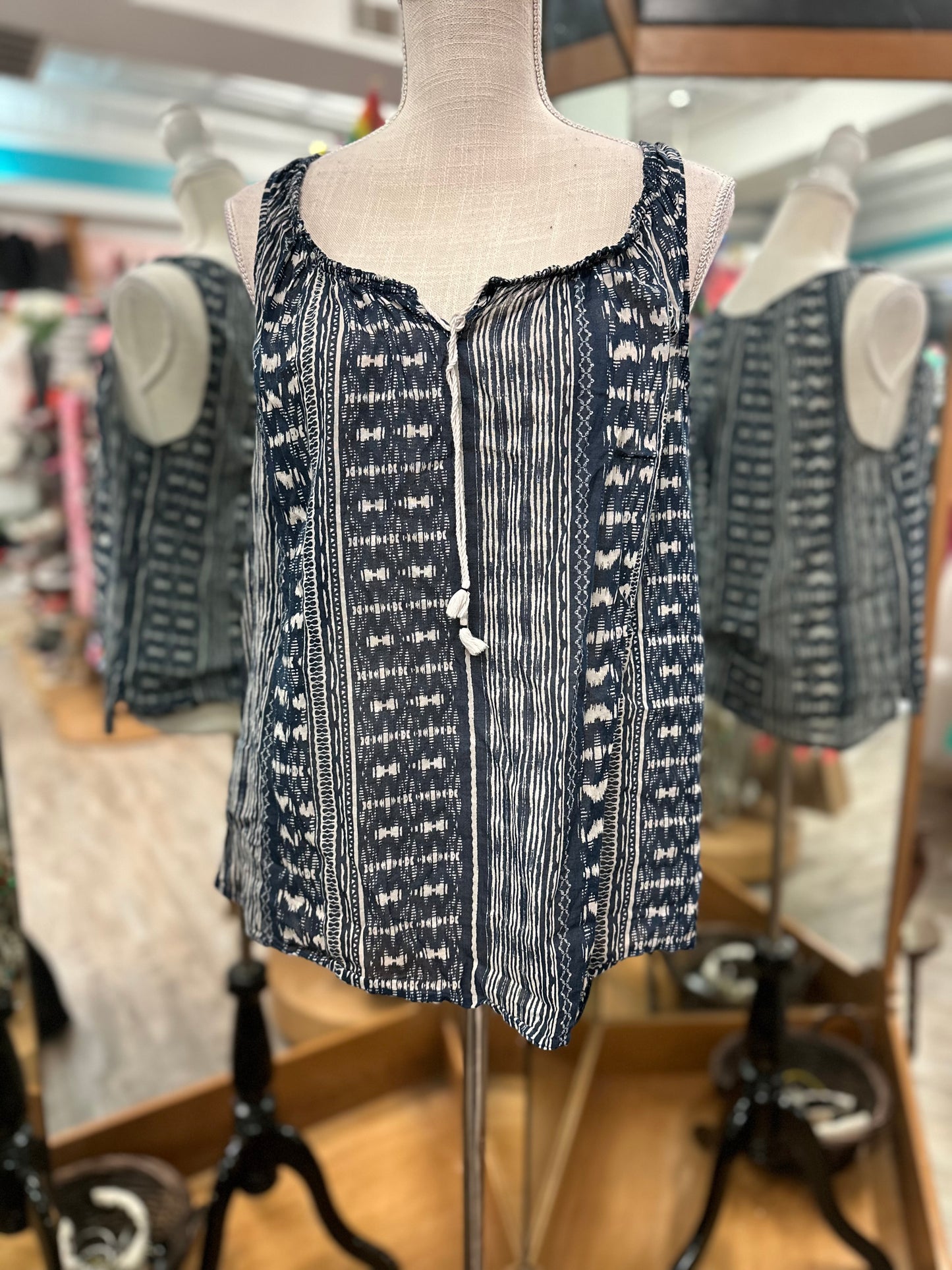 Eddie Bauer Blue and Ivory Patterned Tank in M