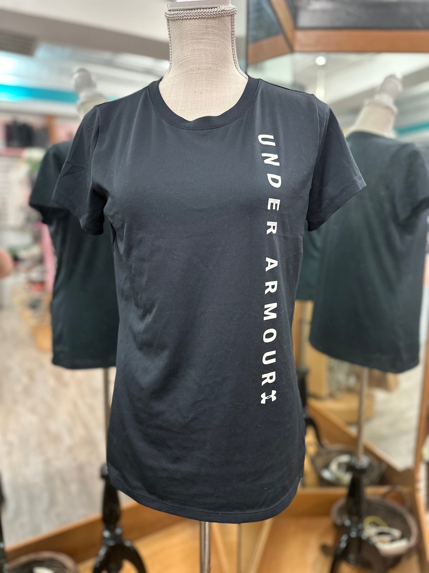 Under Armour Black Graphic Tee in M