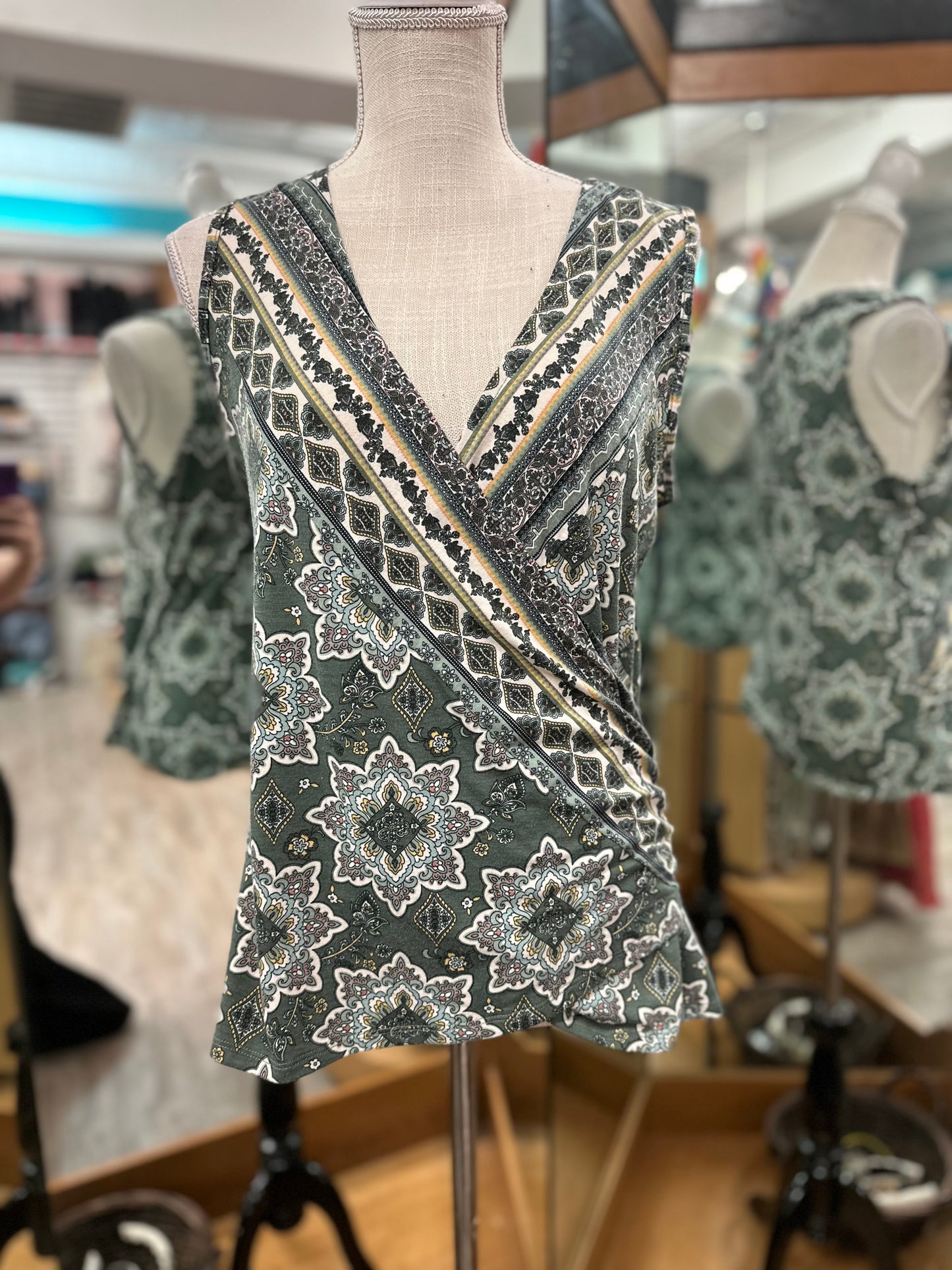 Absolutely Famous Green Patterned Tank in M