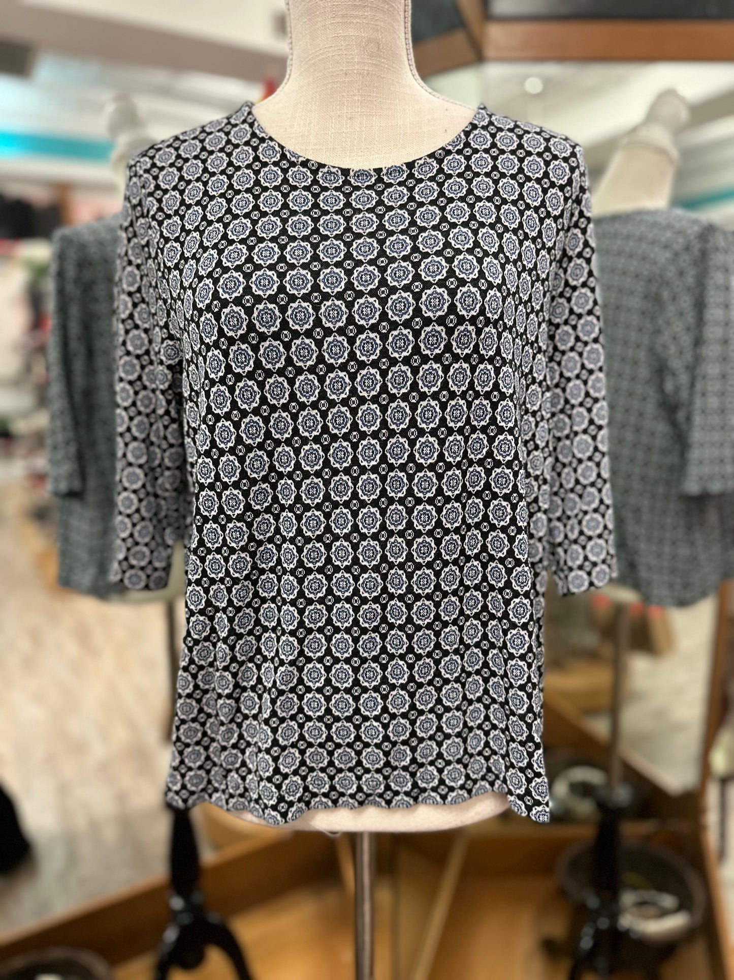 J. Jill Wearever Jacquard Black and Blue Patterned 3/4 Sleeve Top in L