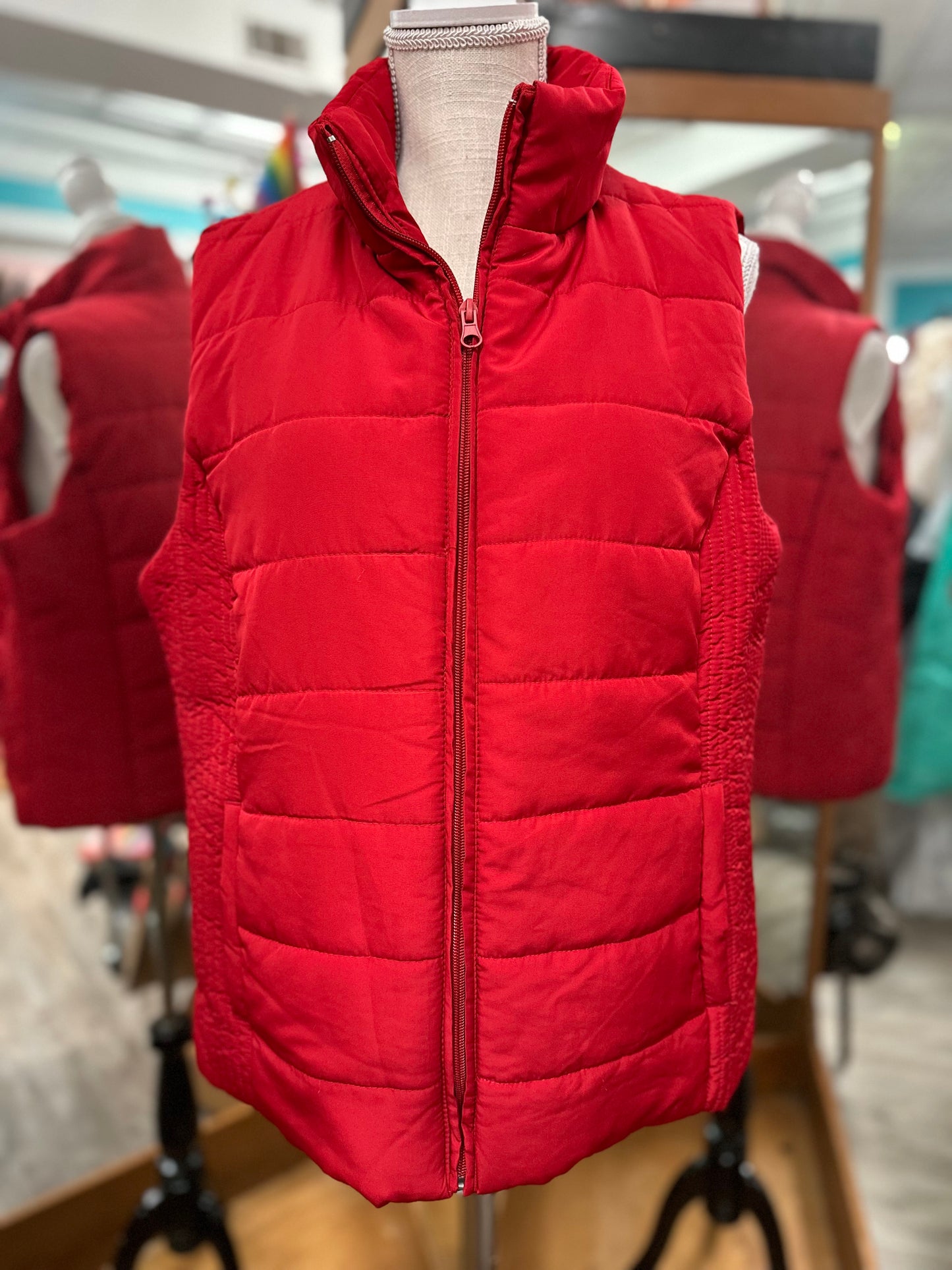 New York and Company Red Puffer Vest in XL