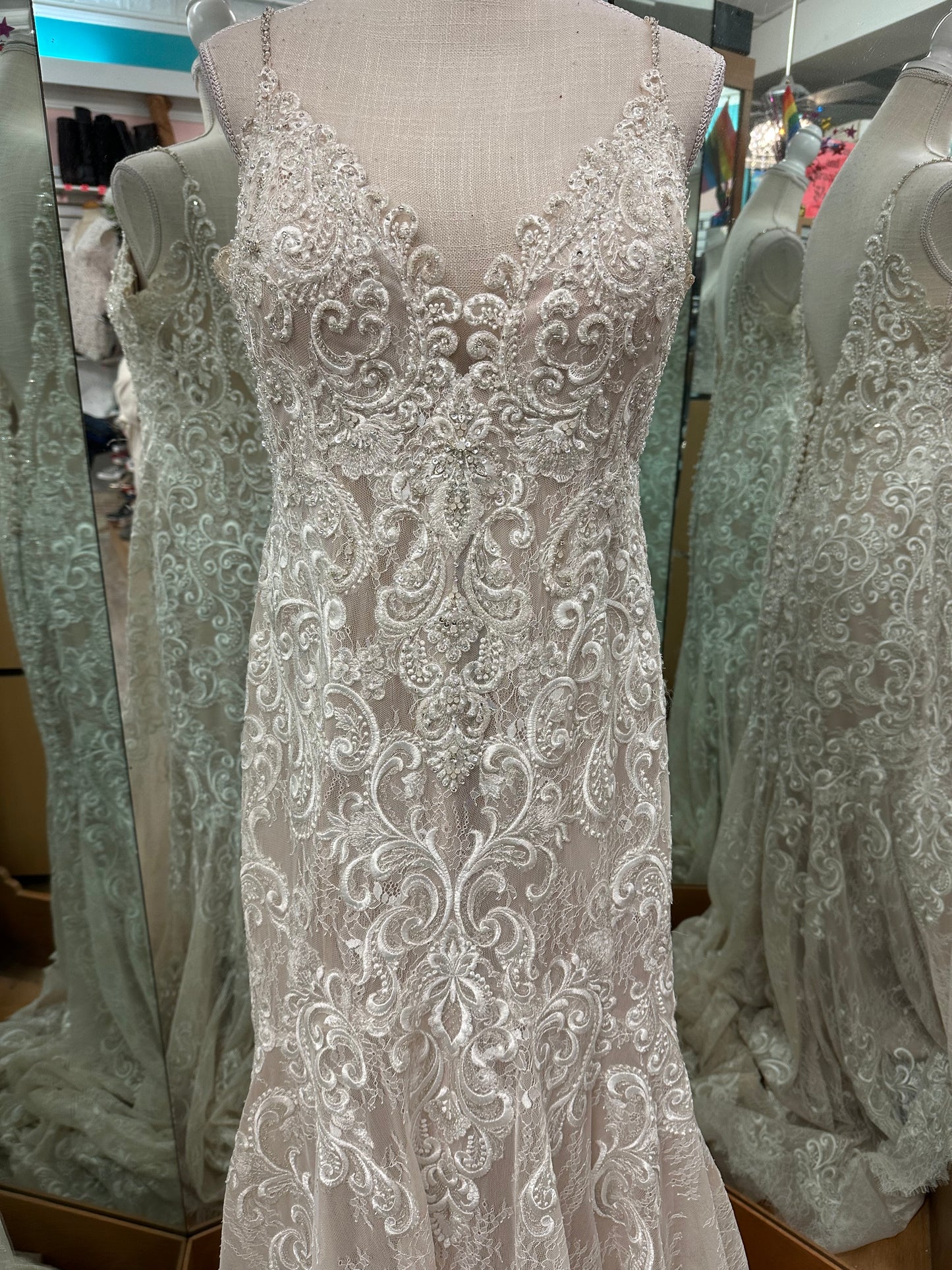 Allure Bridals Ivory Lace Wedding Gown in 18