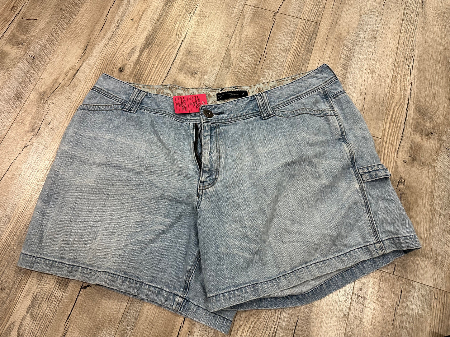 Venezia Light Wash Denim Shorts in 22W