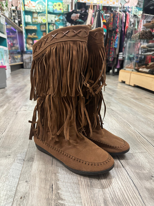 Rampage Fringe Mocassin Style Boots in 9.5