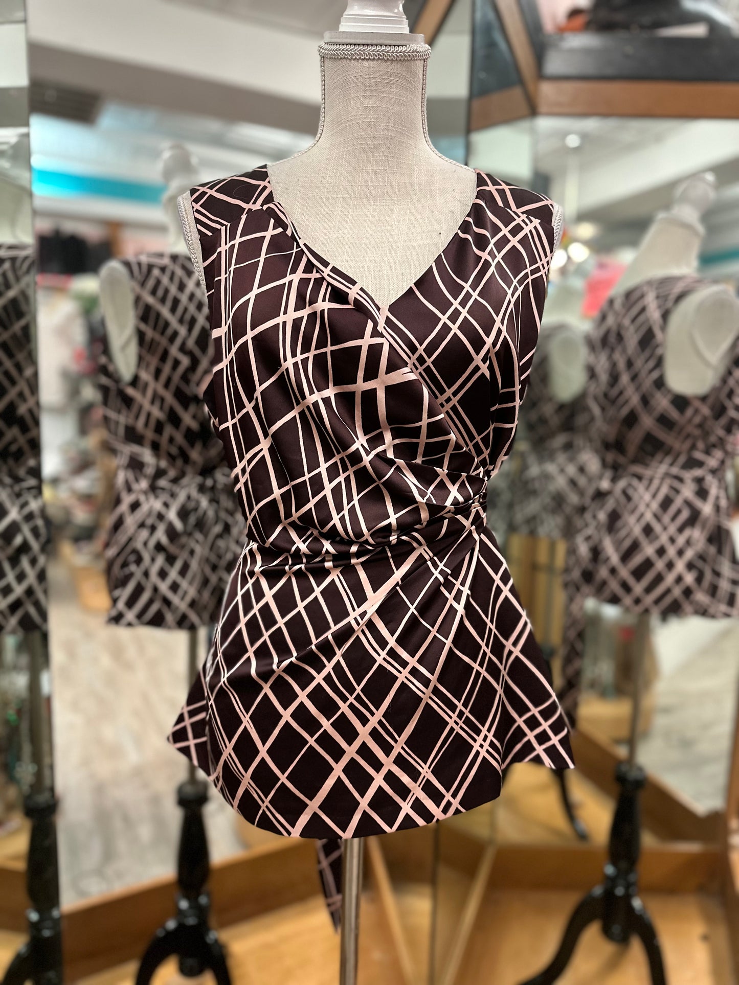 New York and Company Brown Geometric Tank Top in L