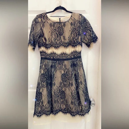 Katherine Kelly, size 8. Nude & Black lace Cocktail Dress. Like New!