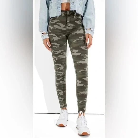 American Eagle Super Stretch High Rise Jegging, size 10. Green Camo, GUC