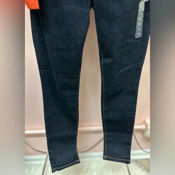 GAP, 1969 Legging Skimmer Jeans. NWT! $70 Size 29 (9). Dark wash