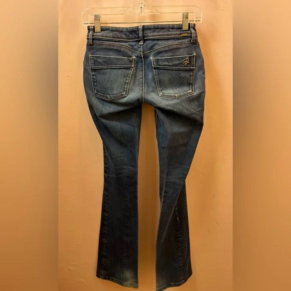 DL1961 Cindy, size 24 Maternity Slim Bootcut Blue Pull On Jeans. GUC