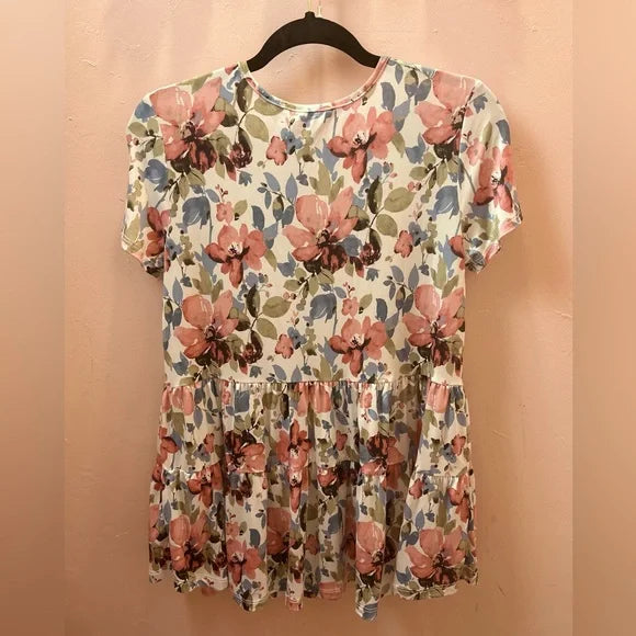 BE Stage, Medium. Short Sleeve white/ pink / blue floral babydoll Top. EUC