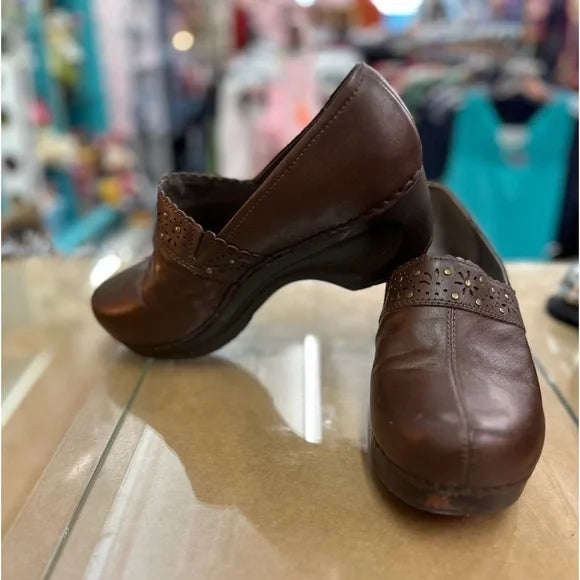 SANITA Brown Leather Danish Women's Comfort Clogs Nurse Shoes Size 41/ 11. GUC