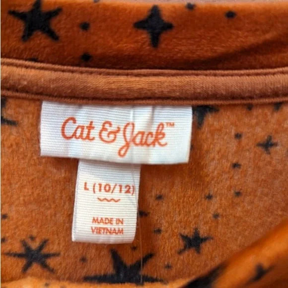 Cat & Jack 2 Piece fuzzy Jogger Set, Cinnamon Navy Stars. like new. Kids 10/12