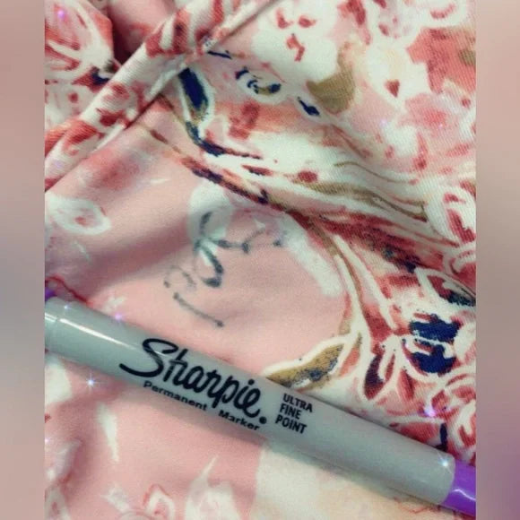 Southern Lady, small pink short sleeve floral dress. Keyhole neckline