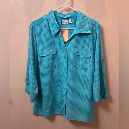 Kim Rogers Women’s Size LARGE Teal Blue Button Up Top. Pockets, Roll Tab Sleeves