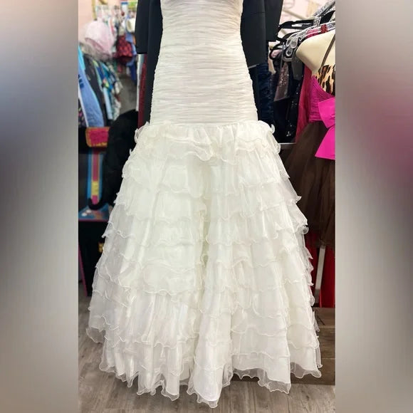 Le Gala by Tony Bowls White Mermaid Formal Prom Wedding Pageant Dress Size 2 EuC