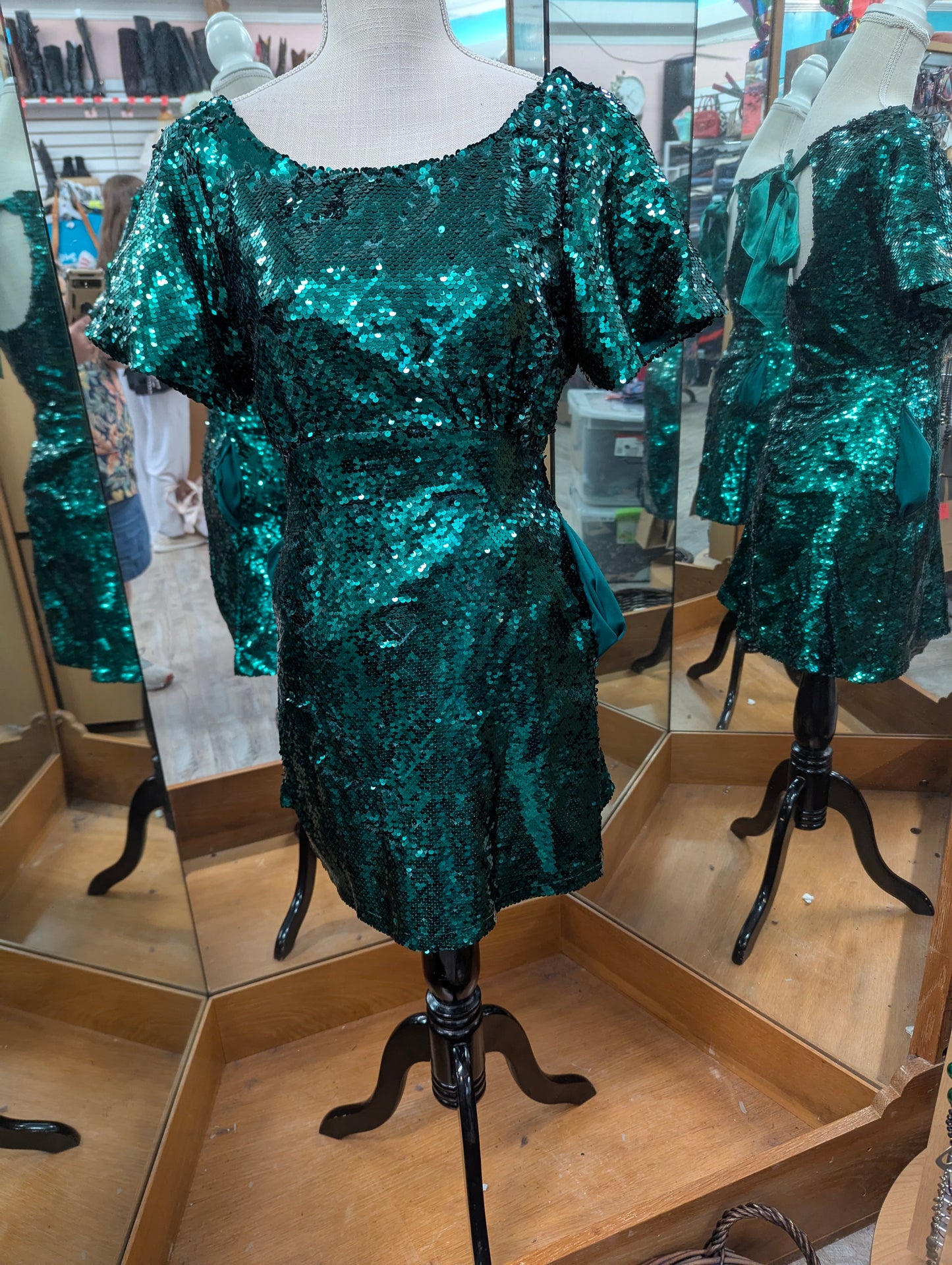 EUC Green Sequined Party/Cocktail Dress Sz Small