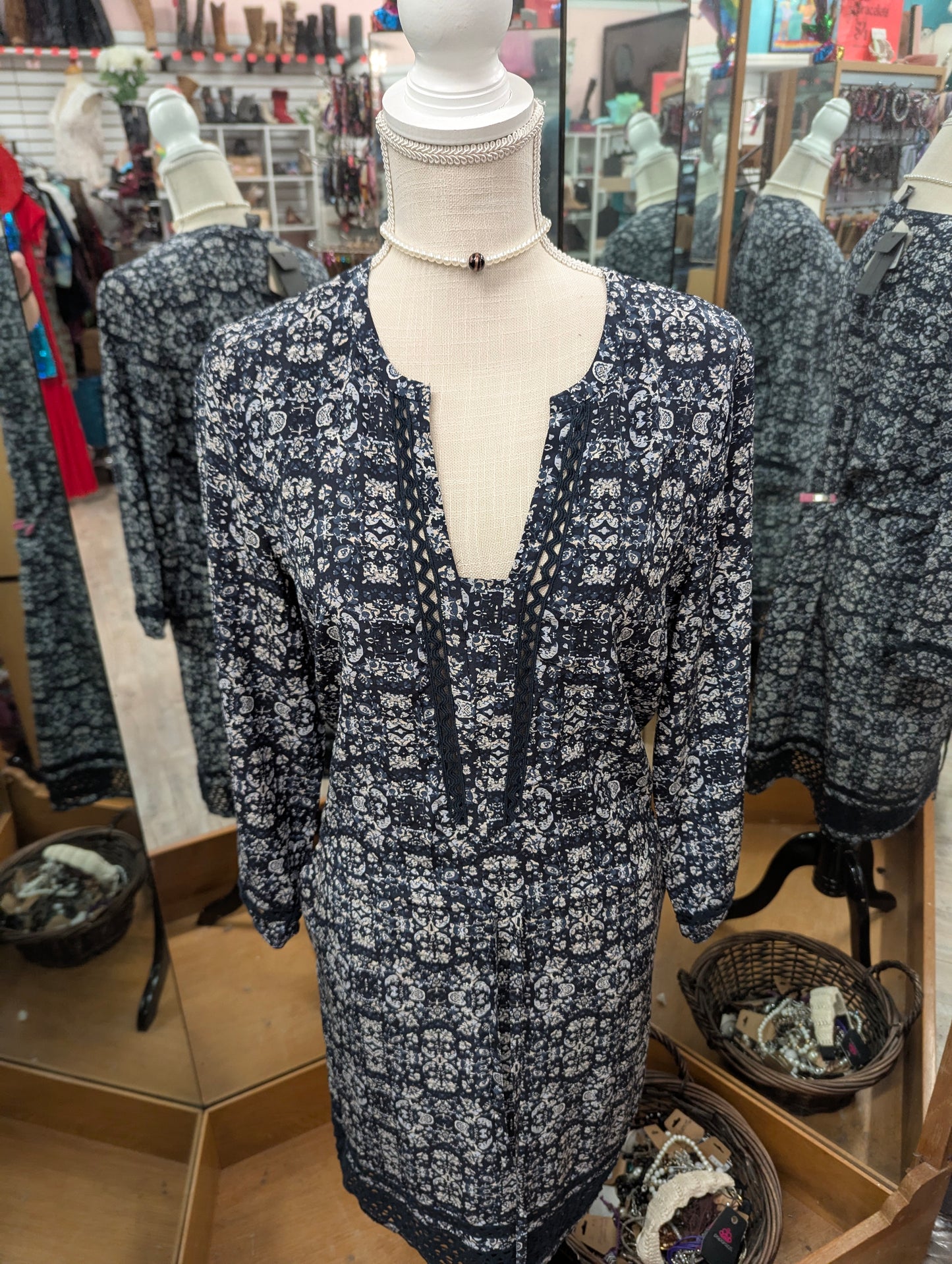 NWT CLUB MONACO Dress Size 6
