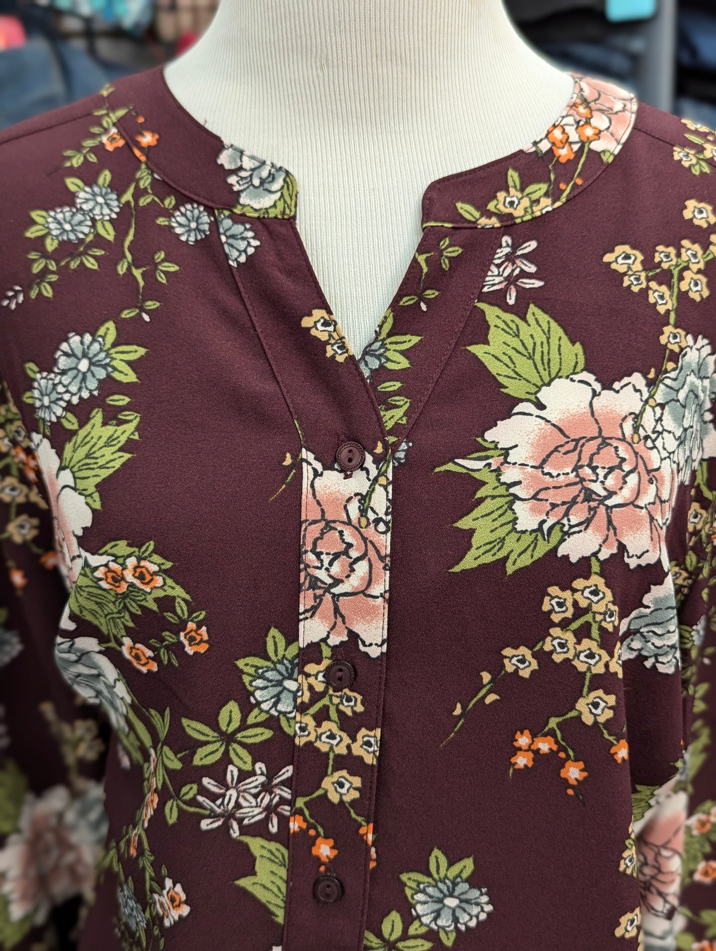 D & Co Burgundy Floral Button Down Long Sleeve in XL