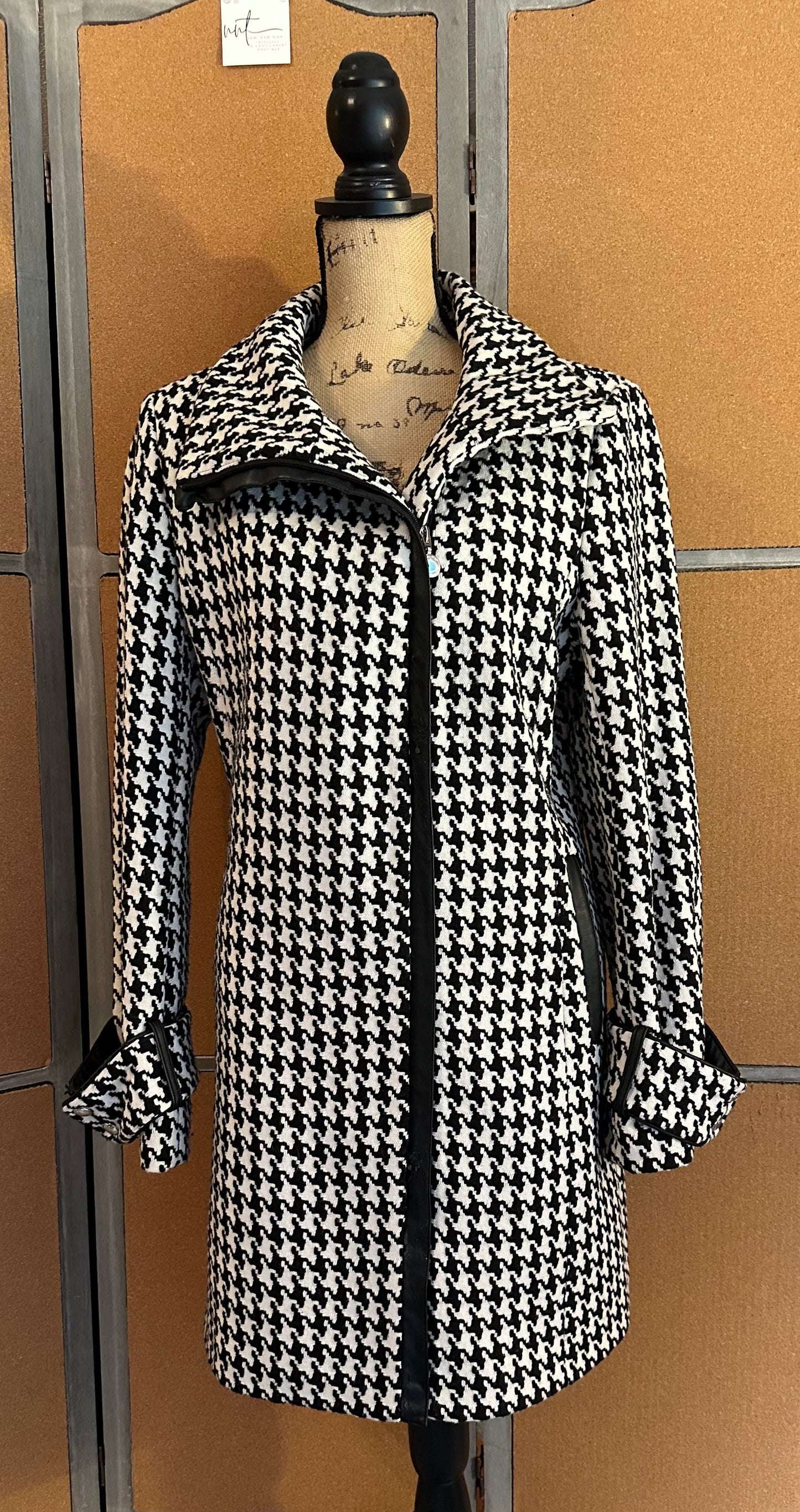 Calvin Klein Black & White Houndstooth Off Center Zip Wool Blend Coat - Size 10