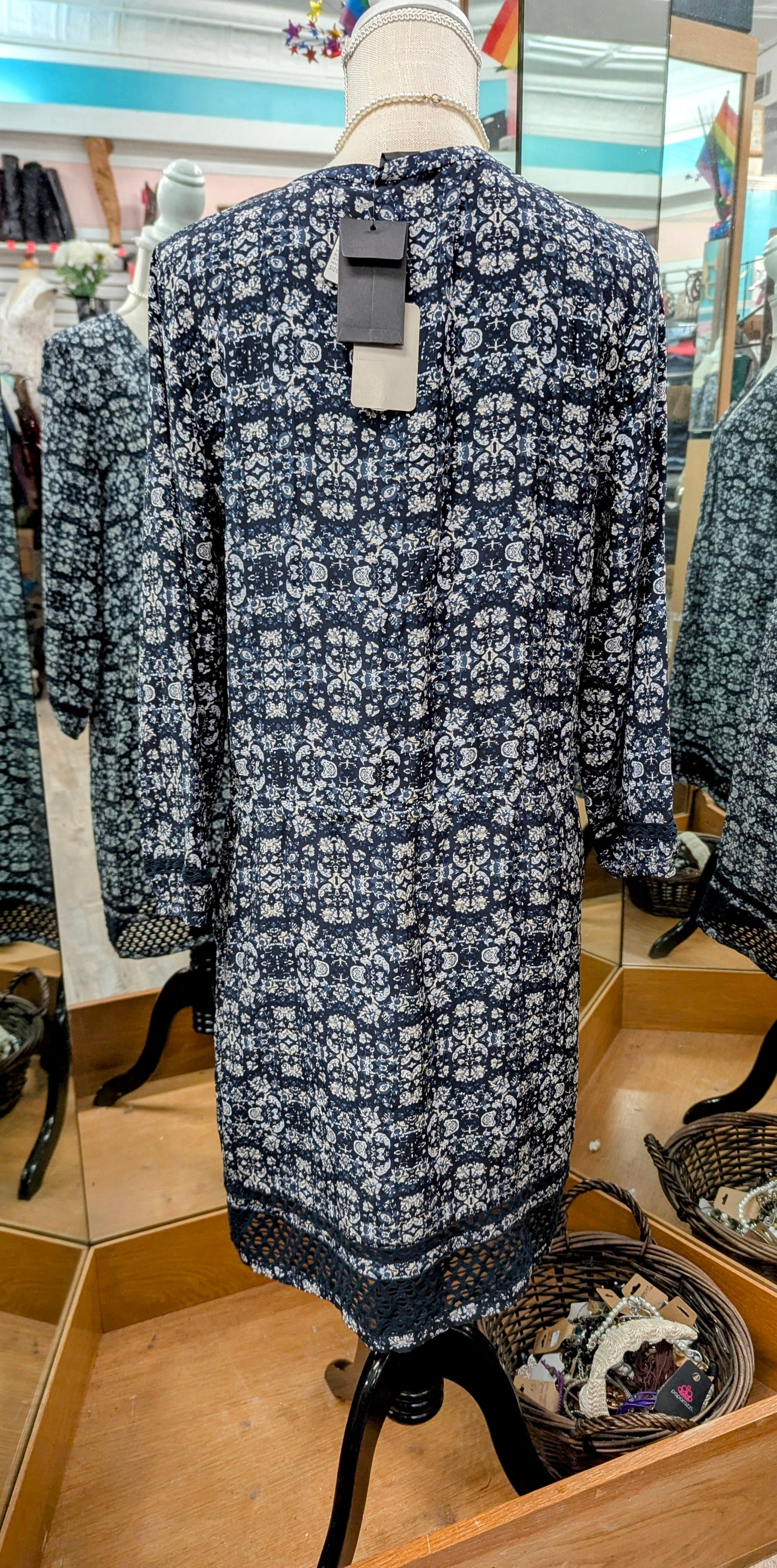 NWT CLUB MONACO Dress Size 6
