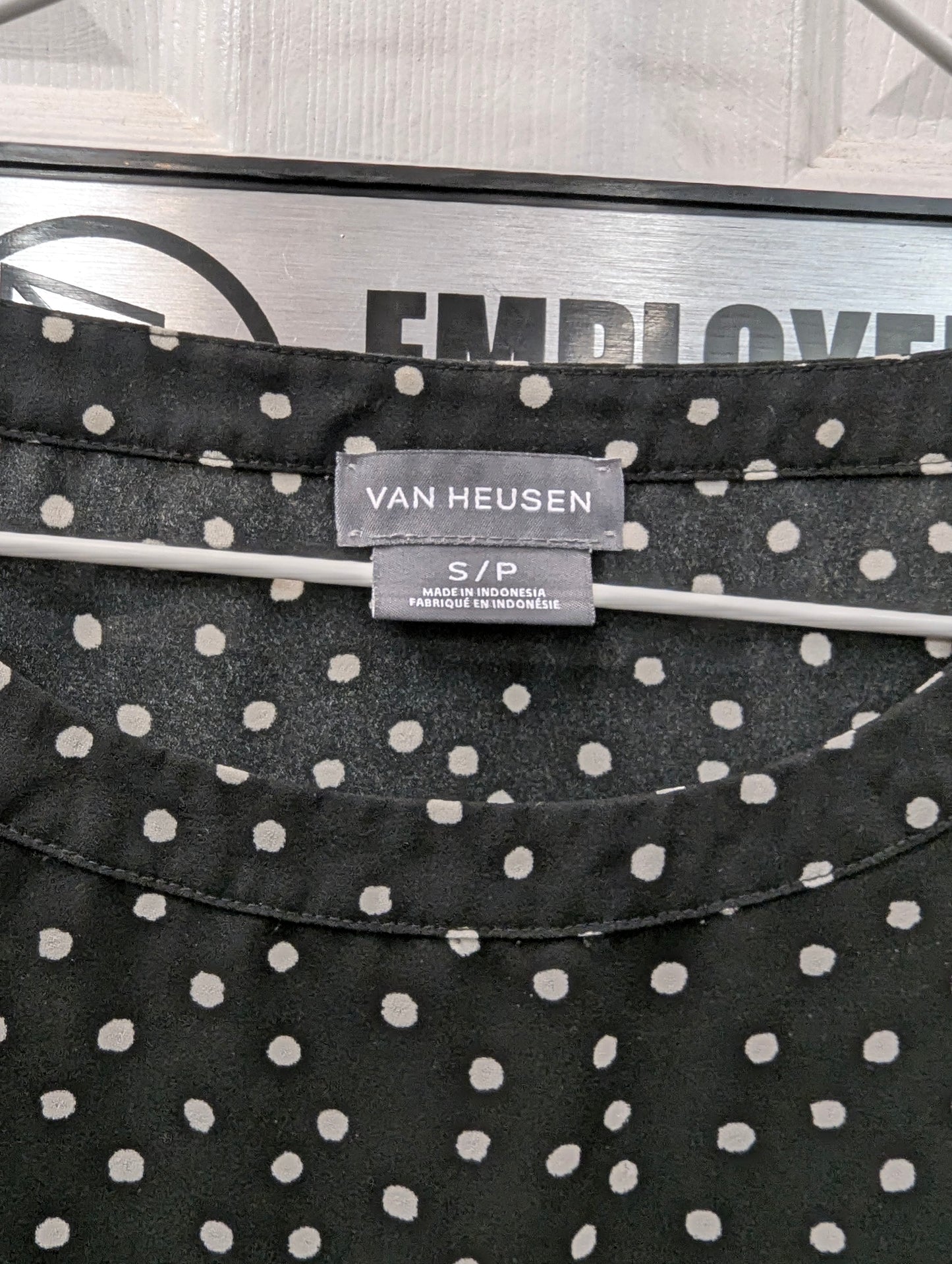 Vanheusen Size Small Womens Top.