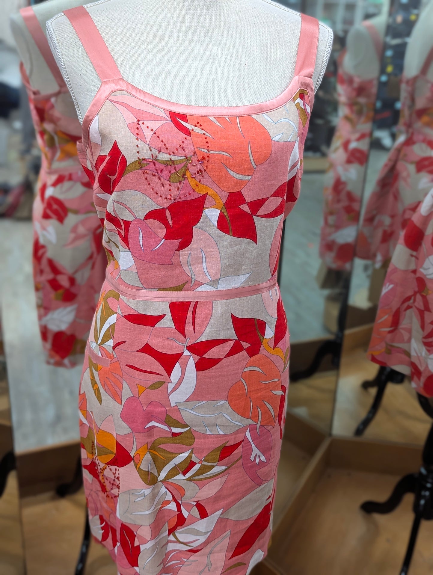 EUC Women's Ready for summer Dress from Uniform Petite by John Paul Richard