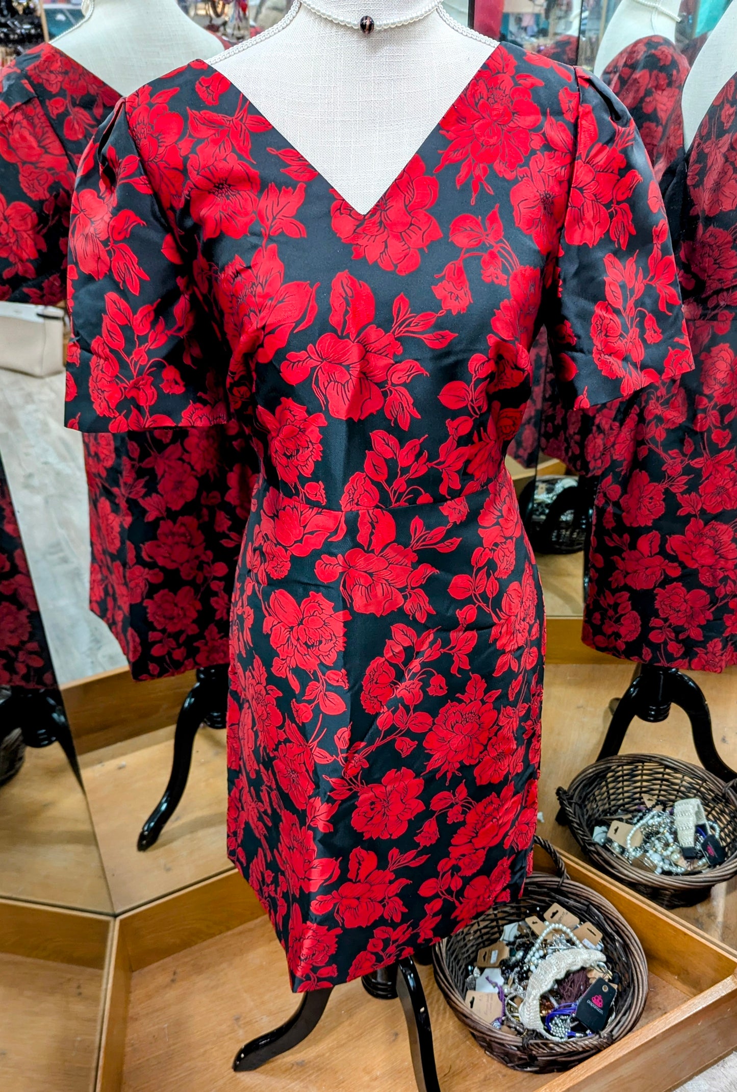 NWT, TALBOT'S Size 4 Beautiful Red and Black Dress