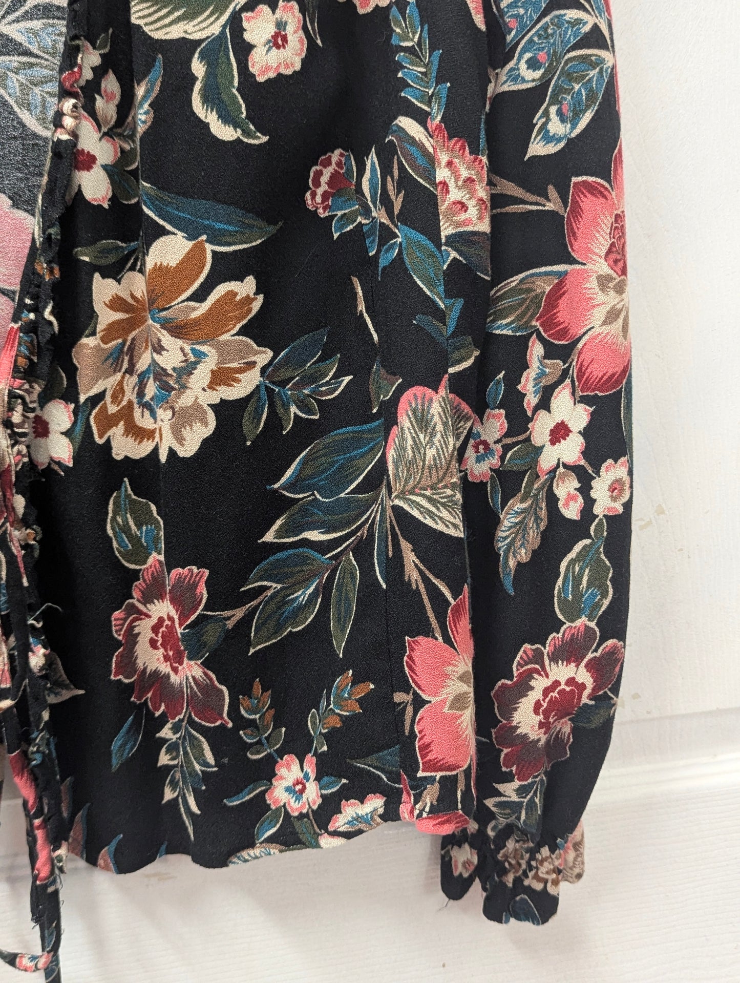 Black Floral Wrap Top By Jessica Simpson XL
